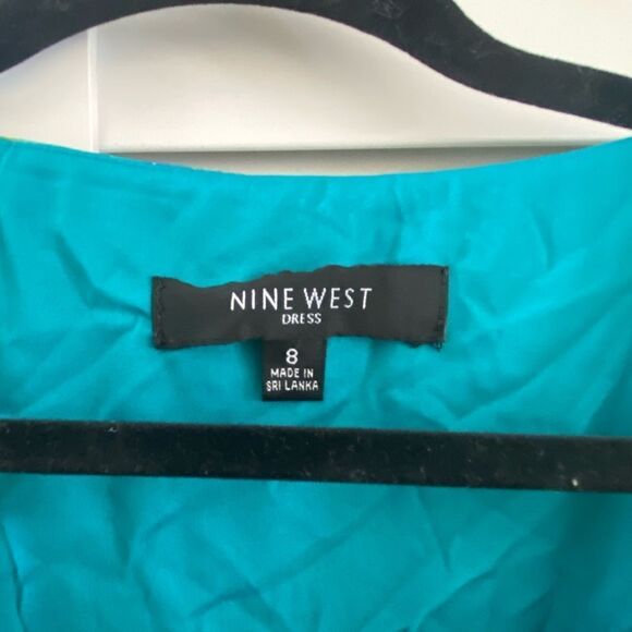 Floral Sleeveless Dress - Blue and Green - Picture 7 of 7